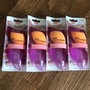 Real Techniques Miracle Complexion sponge beauty blender for foundation and BB